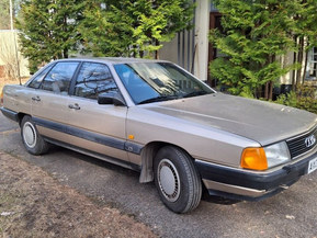 Audi 100