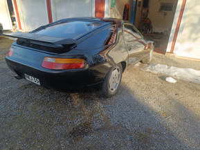Porsche 928