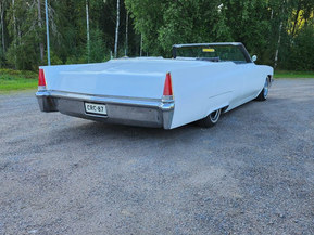 Cadillac De Ville