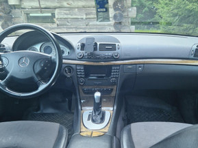 Mercedes-Benz E 200
