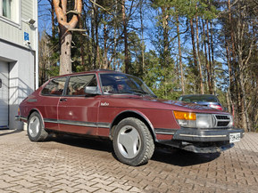 Saab 900