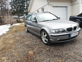 BMW 330