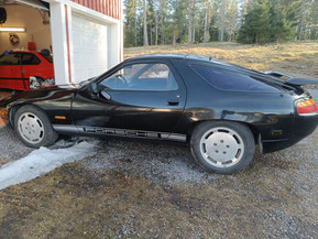 Porsche 928