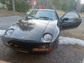 Porsche 928
