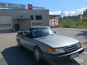 Saab 900
