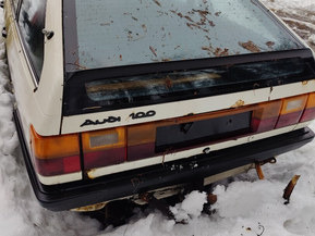 Audi 100