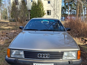 Audi 100