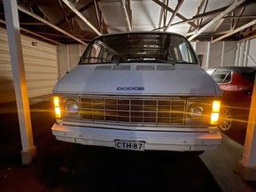 Dodge B200