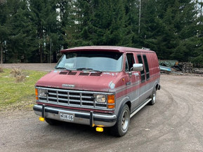Dodge B250
