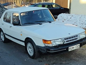 Saab 900