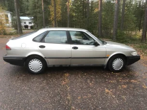 Saab 900