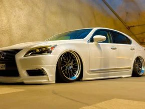 Lexus LS