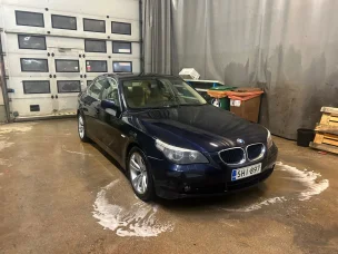 BMW 523