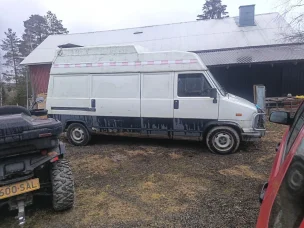 Peugeot J 5