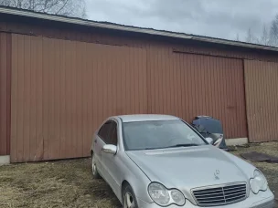 Mercedes-Benz 200