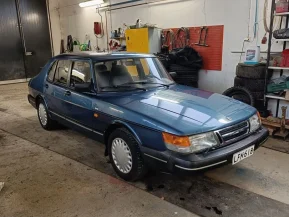 Saab 900