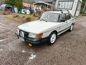 Saab 900
