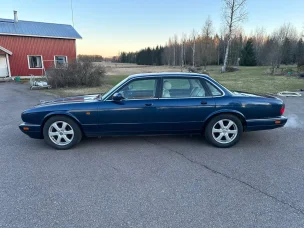 Jaguar XJR