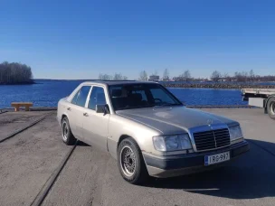 Mercedes-Benz 230