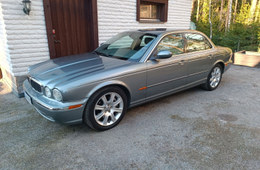 Jaguar XJ8