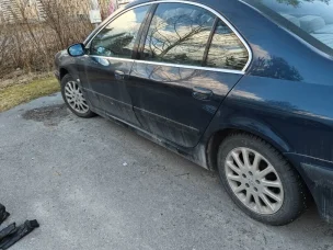Peugeot 607