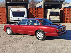 Jaguar XJ8