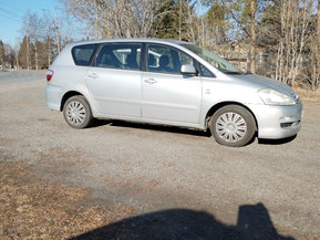 Toyota Avensis Verso