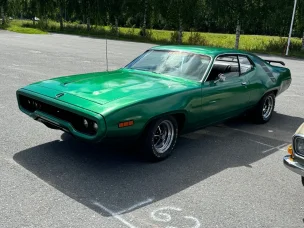 Plymouth Satellite