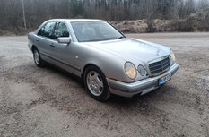 Mercedes-Benz E
