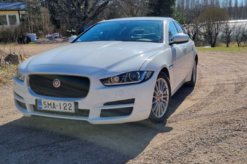 Jaguar XE