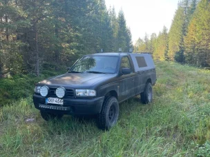 Mazda B2500