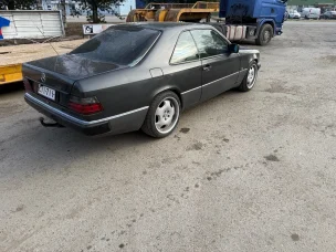 Mercedes-Benz 230
