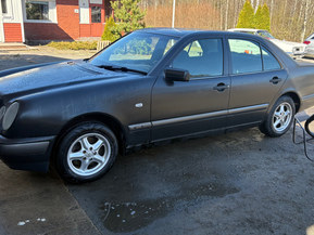 Mercedes-Benz E