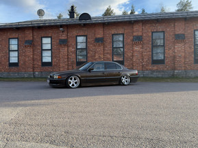 BMW 730