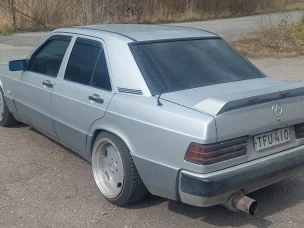 Mercedes-Benz 190