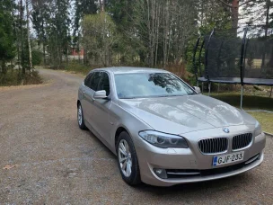 BMW 523
