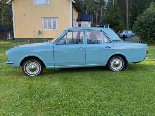 Ford Cortina