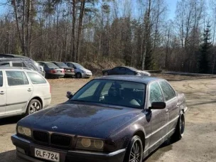 BMW 728