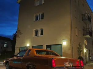 Cadillac De Ville