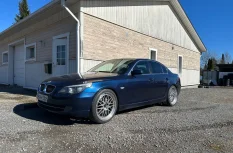 BMW 525
