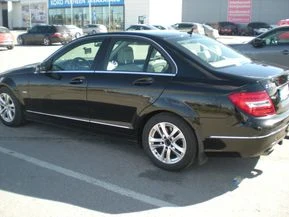 Mercedes-Benz 220
