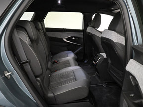Peugeot E-5008