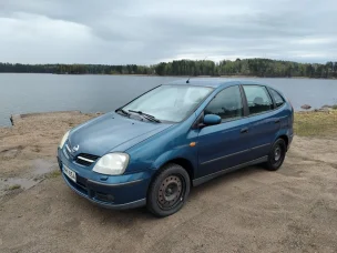 Nissan Almera Tino