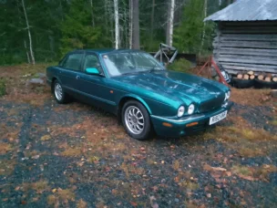 Jaguar XJ8