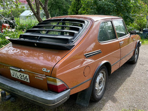 Saab 900