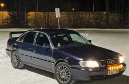 Audi 100
