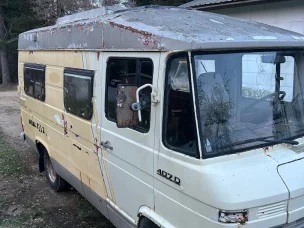 Mercedes-Benz 407
