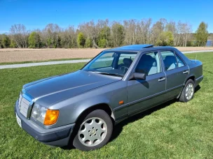 Mercedes-Benz 260