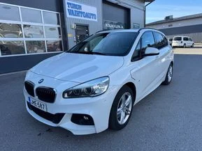 BMW 225