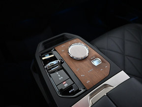 BMW iX M60